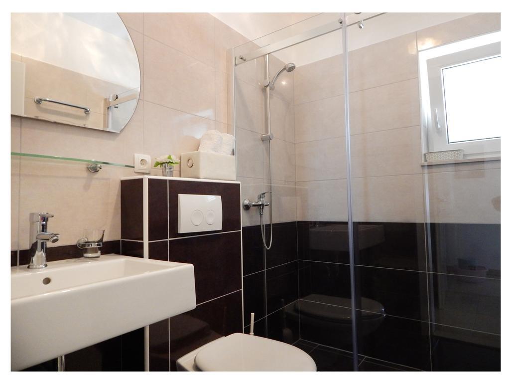 Apartments Nedjeljka Ražanj الغرفة الصورة