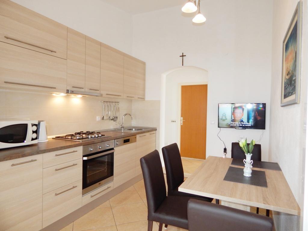 Apartments Nedjeljka Ražanj الغرفة الصورة